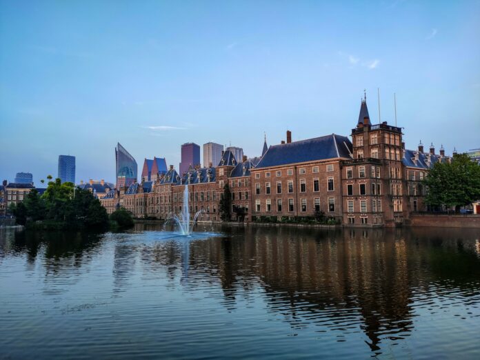 Het Binnenhof -Photo by Joshua Kettle on Unsplash