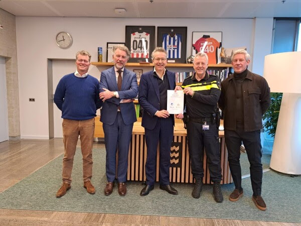 vlnr: Peter Bijvelds (FC Eindhoven), Alexander Bijl (OM), burgemeester Jeroen Dijsselbloem, Albert van de Wetering (politie) en Marcel Brands (PSV)