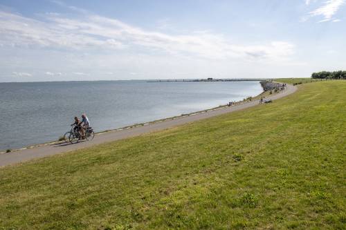 ANP & Jilmer Postma - Group of mudflat walkers rescued near Ameland