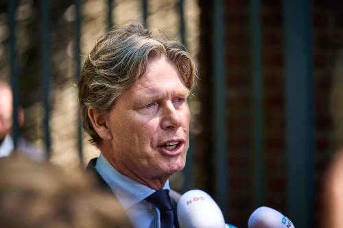 ANP & Phil Nijhuis - Van Oostrom hopes social security cuts can be avoided